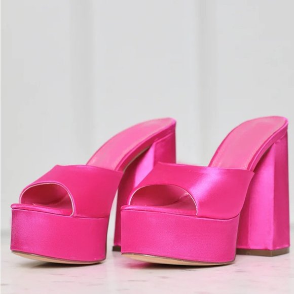 NWT!! Satin Platform Hot Pink Heel - Picture 4 of 5